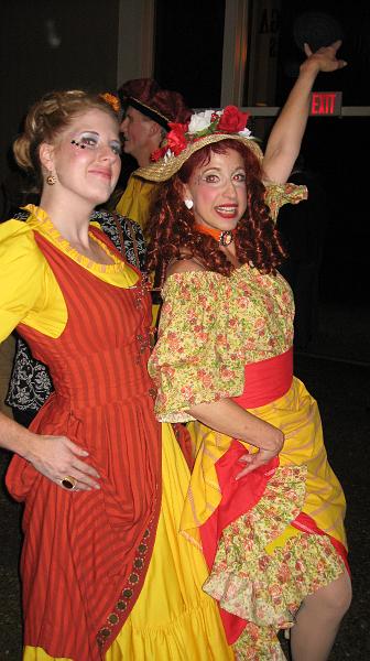 IMG_0505.JPG - Jen & Reggie show of their wares!