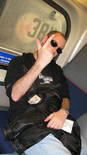 IMG_0613.JPG - A sleepy Darren was annoyed at having been woken up... nobody is sure what t he hand gesture is supposed to mean...
