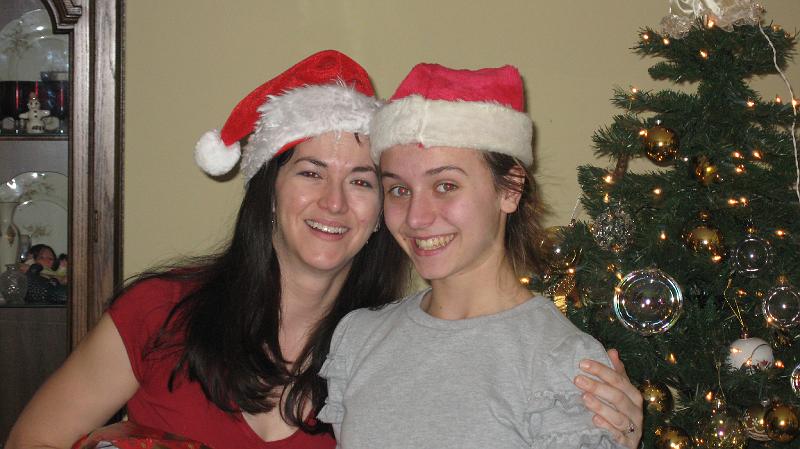 IMG_0850.JPG - My santa helper - Christiana!