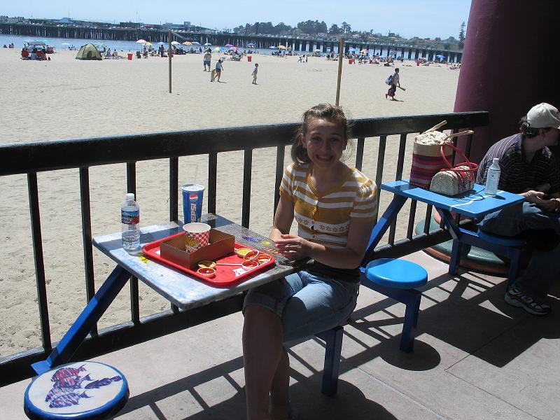 IMG_0688.JPG - Yum, french fries!