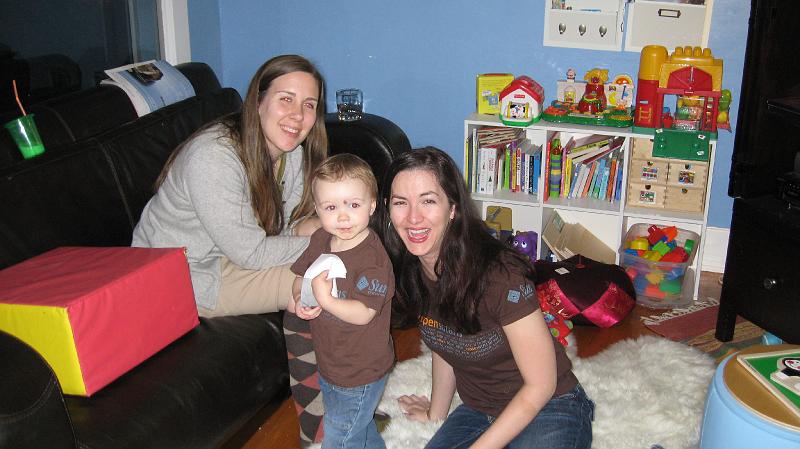 IMG_0699.JPG - Cecilia & Valerie are wearing the same shirt!