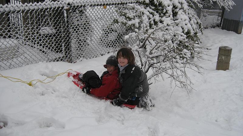 IMG_0997.JPG - Evan & Jason in the fence
