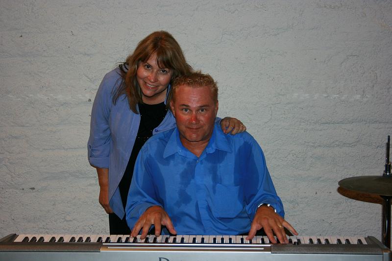 IMG_1166.JPG - Susan and our fantastic piano banger, Mark Gaetano!