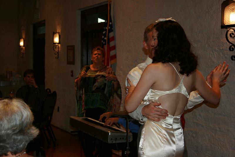 IMG_1178.JPG - Linda serenades us with "A Good Man Is Hard To Find"