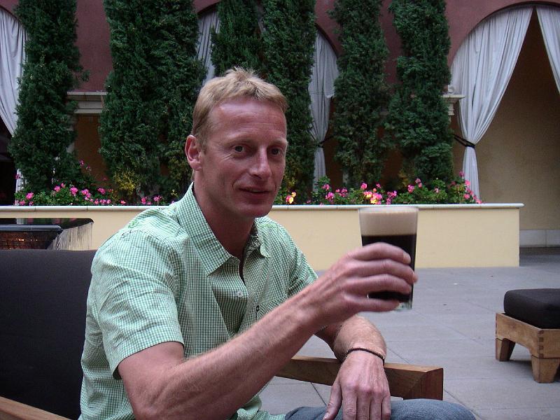 PICT0021.JPG - Cheers!